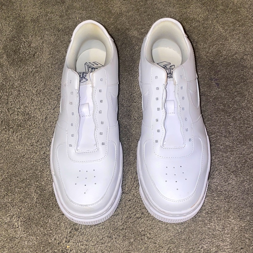 Nike Women’s Air Force 1 Pixel Shoes in White. Size 9